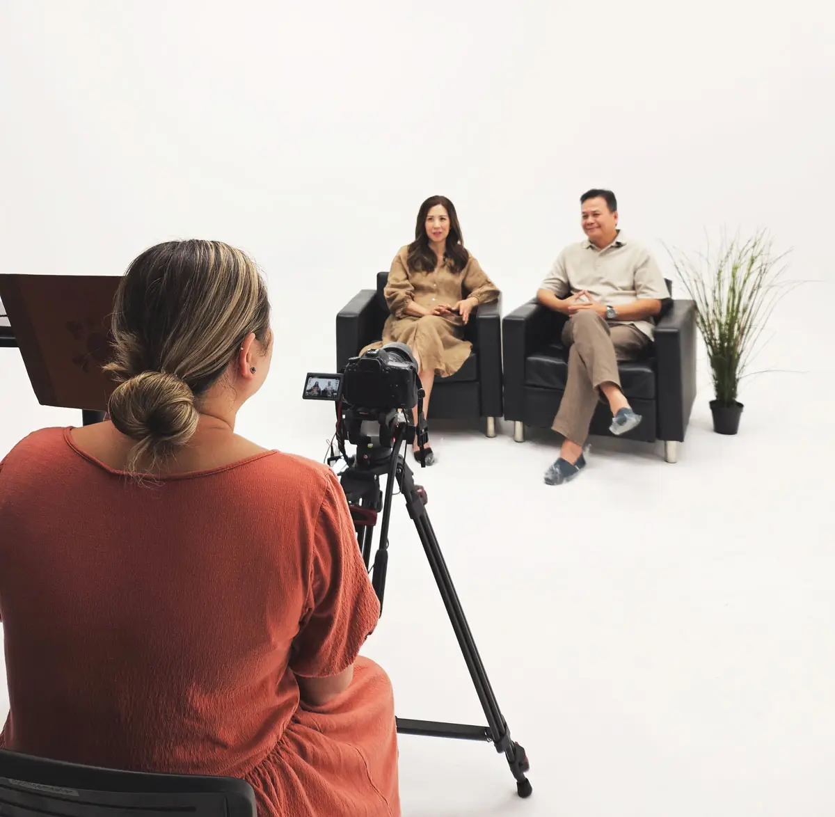 tus-behind-the-scenes01-1 apply now